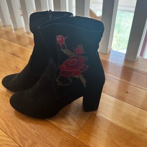 Rose boots
